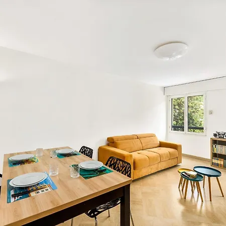 Splendide 2 Pieces Vue Jardin, Calme, Plein Centre Apartment *