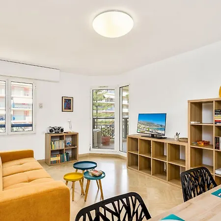 Apartment Splendide 2 Pieces Vue Jardin, Calme, Plein Centre